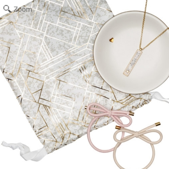 ๐50% OFF๐๐๐ฟ NWTโผ๏ธ Thirty-One "Hello Happy Love" Gift Boxed Set - Picture 3 of 15